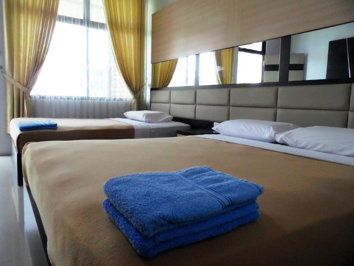 Serumpun Padi Emas Resort Teluk Bakau Buitenkant foto